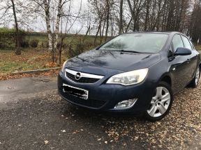 Opel Astra, 2011