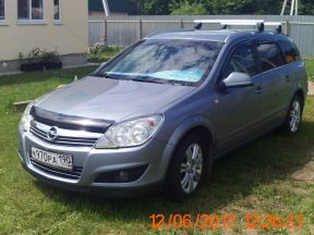 Opel Astra, 2011