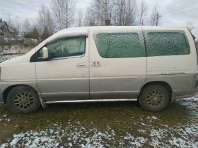 Nissan Elgrand, 1997