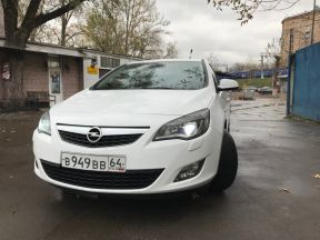 Opel Astra, 2010