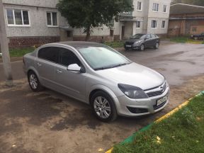 Opel Astra, 2011