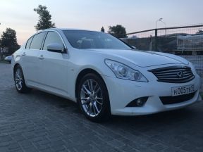 Infiniti G25, 2010