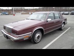 Chrysler New Yorker, 1990