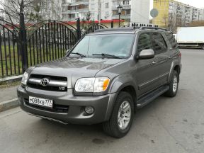 Toyota Sequoia, 2005