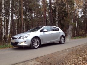 Opel Astra, 2010