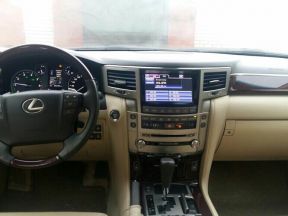 Lexus LX, 2012