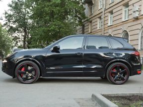 Porsche Cayenne Turbo, 2011