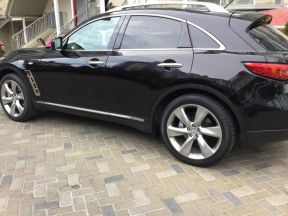 Infiniti FX37, 2012