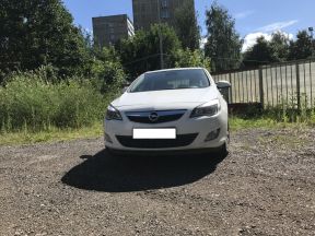 Opel Astra, 2011