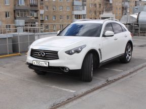 Infiniti QX70, 2015