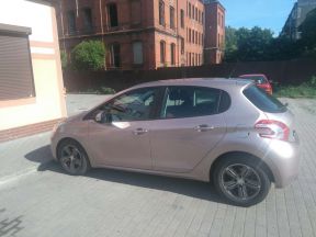 Peugeot 208, 2013