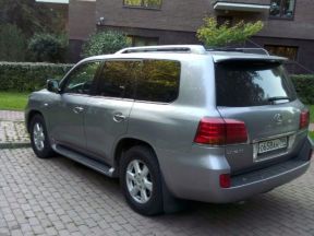 Lexus LX, 2010