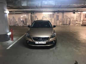 Volvo V40 Cross Country, 2013