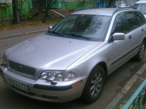 Volvo V40, 2002