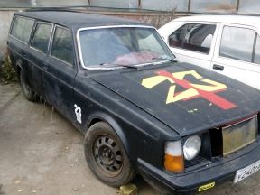 Volvo 240, 1975