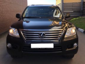 Lexus LX, 2010