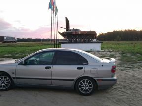 Volvo S40, 1998