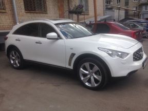 Infiniti FX35, 2009