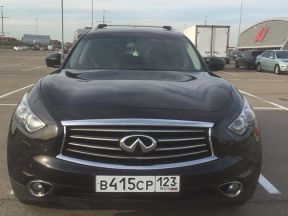 Infiniti FX30, 2012