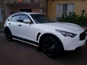 Infiniti FX37, 2011