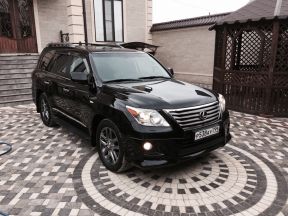 Lexus LX, 2010