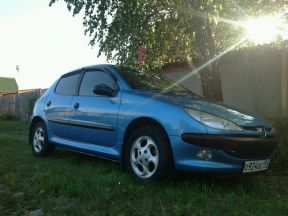 Peugeot 206, 2001