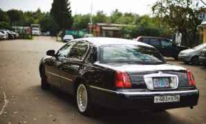 Lincoln Town Car, 2001