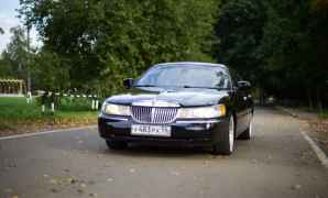 Lincoln Town Car, 2001