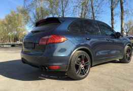 Porsche Cayenne Turbo, 2011