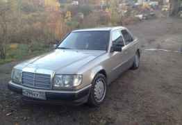 Mercedes-Benz W124, 1989