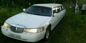 Lincoln Town Car, 2001