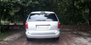 Chrysler Town & Country, 2005