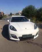 Porsche Panamera 4, 2011