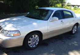 Lincoln Town Car, 2005