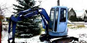 Komatsu pc28 uu-2e и Hitachi EX30UR-2c