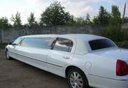 Lincoln Town Car, 2004