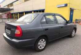 Hyundai Accent, 2010