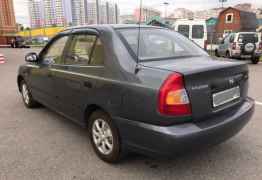 Hyundai Accent, 2010