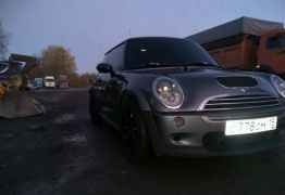 MINI Cooper S, 2004