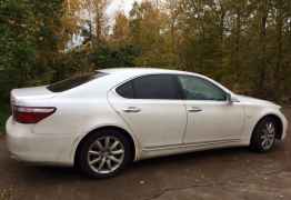 Lexus LS, 2008