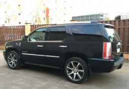 Cadillac Escalade, 2011