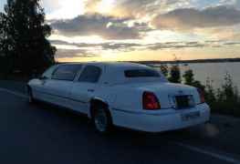 Lincoln Town Car, 2000