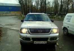 Ford Explorer, 2004