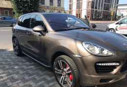 Porsche Cayenne Turbo, 2011