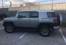 Toyota FJ Cruiser, 2011