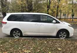 Toyota Sienna, 2011