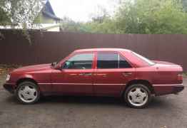 Mercedes-Benz W124, 1990