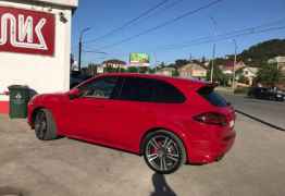 Porsche Cayenne GTS, 2014