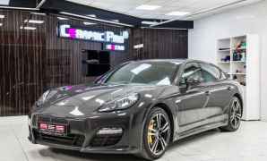 Porsche Panamera 4S, 2012