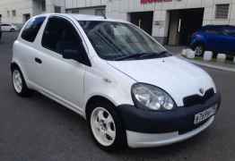 Toyota Vitz, 2000